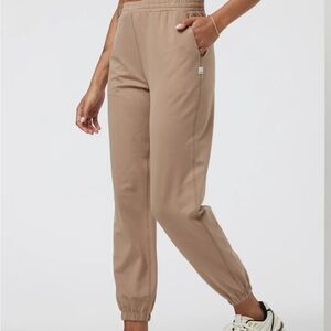 Vuori Joggers plus bonus tote bag!